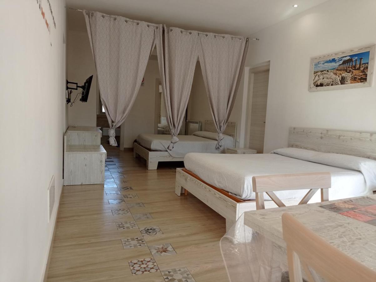 Sicily Rooms Appartamenti 卡里尼 客房 照片