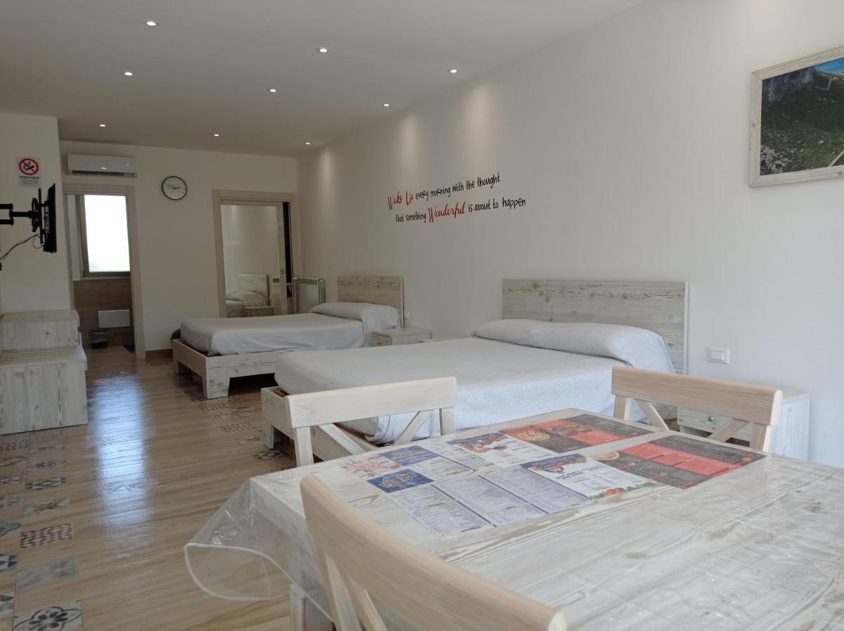 Sicily Rooms Appartamenti 卡里尼 客房 照片