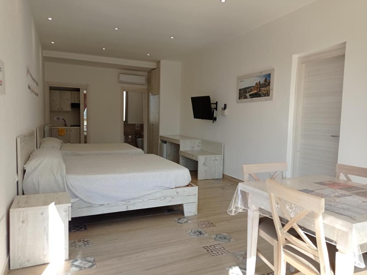 Sicily Rooms Appartamenti 卡里尼 外观 照片