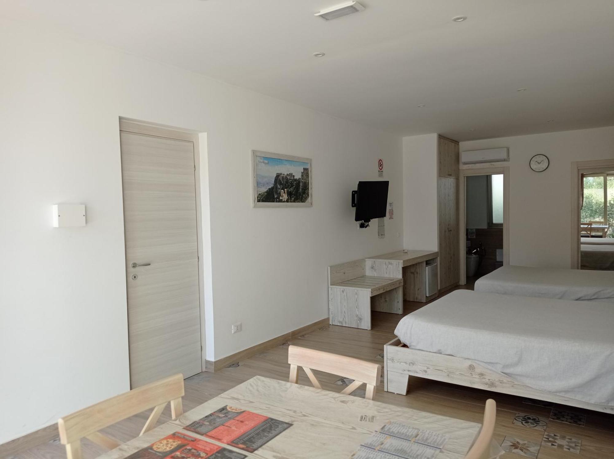 Sicily Rooms Appartamenti 卡里尼 客房 照片